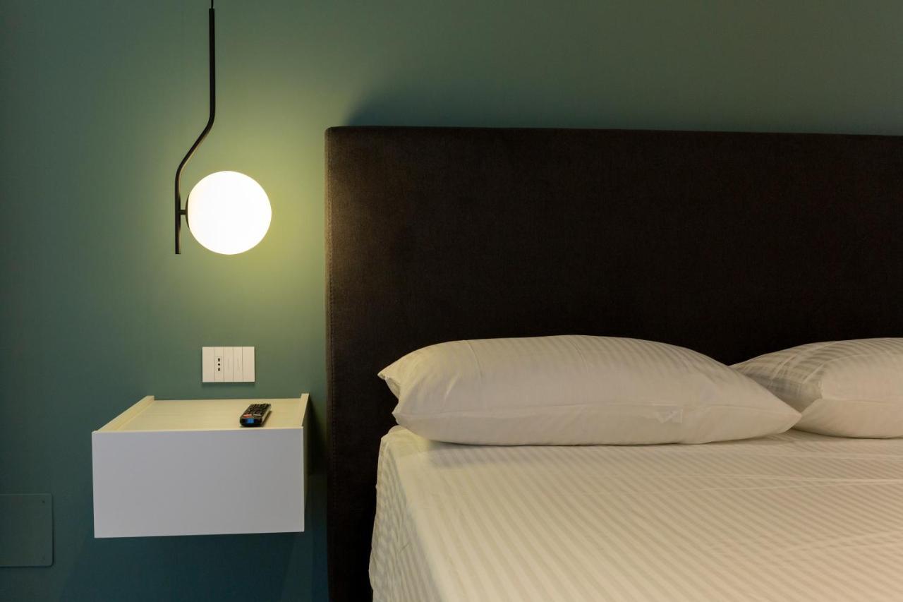 7Th Floor Apartment Фоджиа Экстерьер фото